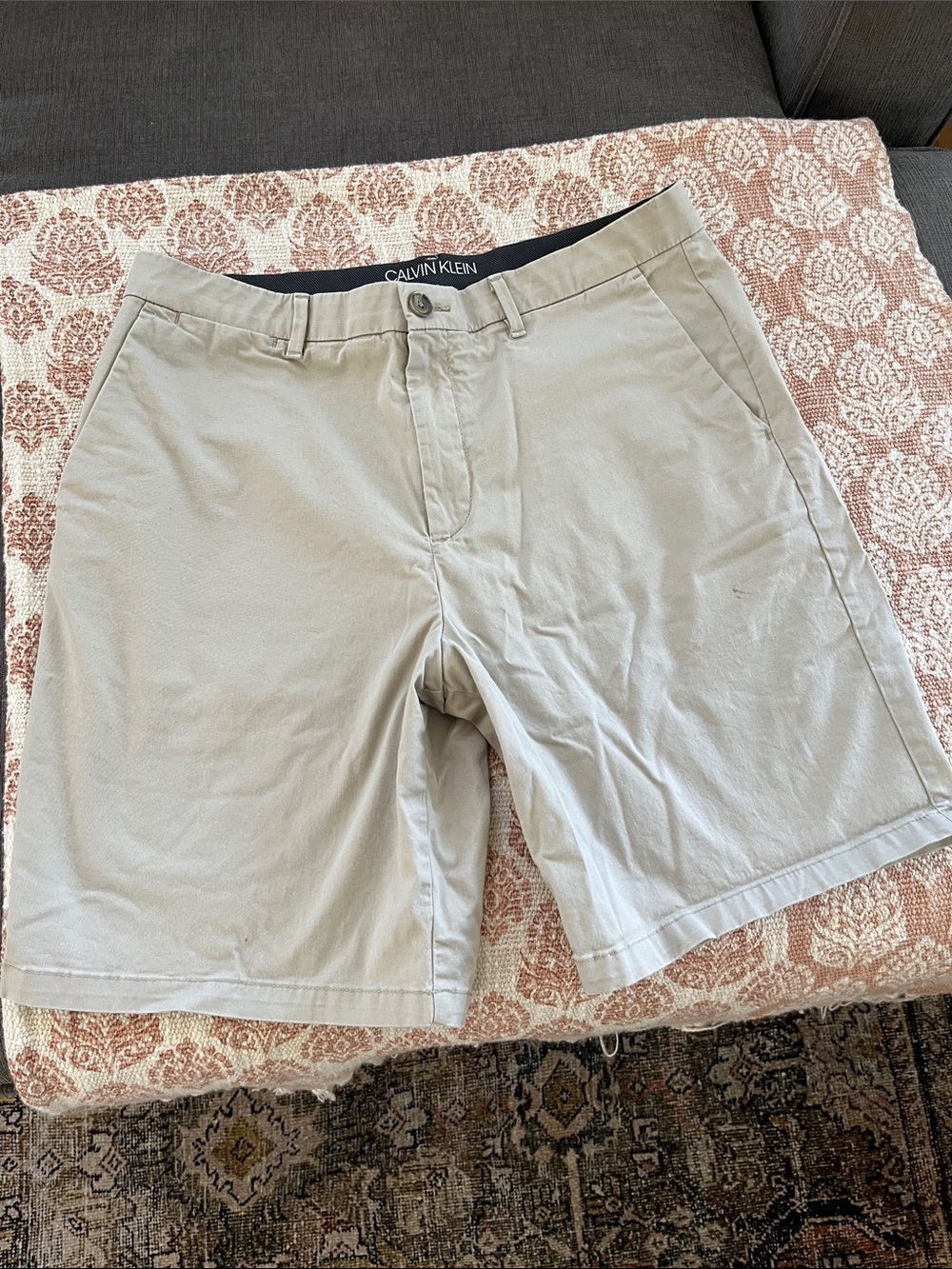 Calvin Klein Men’s Light KhakiFlat Front Shorts 8” inseam 33”waist